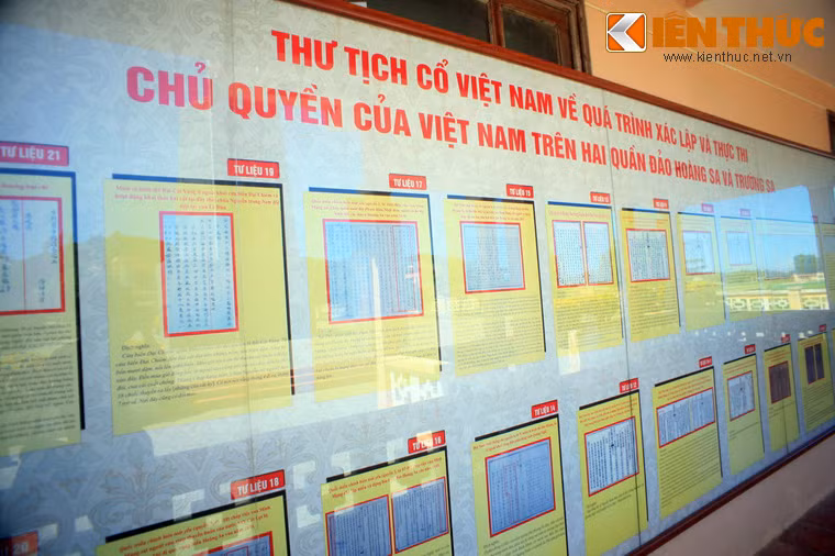 Bộ sưu tập thư tịch cổ Việt Nam về quá trình xác lập và thực thi chủ quyền của Việt Nam trên hai quần đảo Hoàng Sa và Trường Sa.