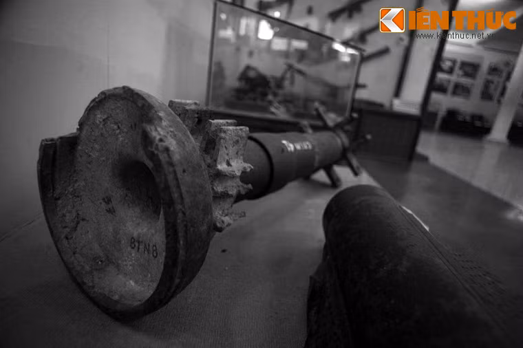 Đầu chóng bom 300kg lính Mỹ thả xuống làng Sơn Mỹ sau vụ thảm sát để phi tang tội ác của chúng.