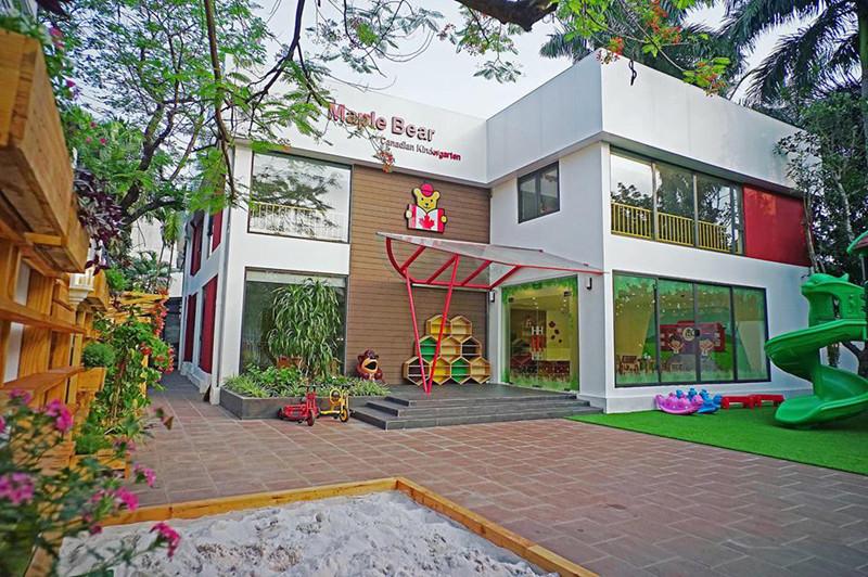  1. Cô giáo mầm non nhốt học sinh vào tủ: Liên quan đến việc một học sinh mầm non tại cơ sở mầm non Maple Bear Westlake Point tại 24 Quảng Bá (quận Tây Hồ, Hà Nội) bị nhốt vào tủ quần áo, ông Lê Hồng Vũ - Trưởng phòng GD&amp;ĐT quận Tây Hồ (Hà Nội) cho biết cơ sở mầm non Maple Bear Westlake Point sẽ bị đóng cửa, không được phép hoạt động. Các học sinh đang học tập tại cơ sở này sẽ được chuyển về cơ sở chính.