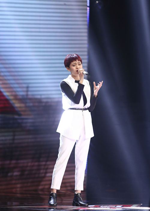 Ngoài Minh Thư, ở hạng mục đơn, thí sinh Hồ Thị Hiền cũng đã thuyết phục được cả bốn vị giám khảo. Cô gái đến từ Buôn Mê Thuột đã thể hiện ca khúc “Hoang dại”. Ca sĩ Tùng Dương nhận xét, Hồ Thị Hiền đã làm tốt được ở những nốt cao. 