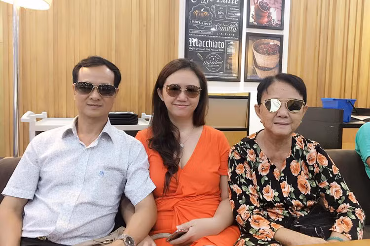 Hau chia tay Midu vui ve di du lich cung gia dinh-Hinh-5