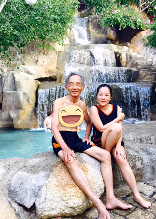 Nong lang giai tri Viet: Vo dai gia hen ho treu tuc Ha Ho?-Hinh-14