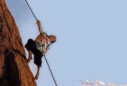 Trèo núi, cưỡi mây cũng chẳng ngại ngần.