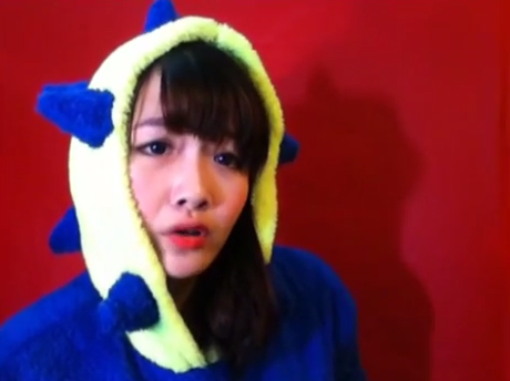 Fan thac mac khi hot girl Huong Hana bat ngo 