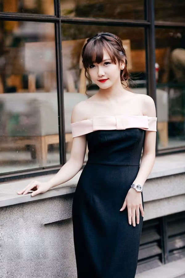 Hiện tại khi sự việc chưa rõ, dân mạng vẫn đang tiếp tục truyền tai nhau những thông tin mà tính xác thực chưa được đảm bảo. Nhiều trang cá nhân, fanpage mượn tên Hường Hana - Nguyễn Thúy Hường cũng mọc lên như nấm để tranh thủ "câu like", kéo số lượng người theo dõi nhằm phục vụ mục đích riêng.