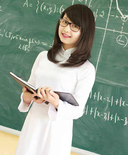 Mọi người yêu mến và hâm mộ cô giáo trẻ Hồng Nhung không chỉ bởi diện mạo xinh đẹp, mà còn bởi tình yêu và niềm đam mê với nghề nhà giáo.