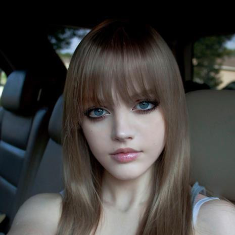 Ngay cả ngoài đời thực, trang điểm nhẹ nhàng Kotakoti đã rất xinh đẹp và lung linh chẳng kém gì các bức ảnh đã qua chỉnh sửa.