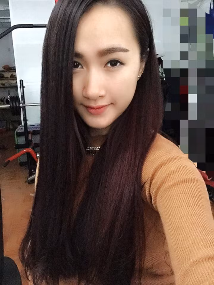 Phai long co gai lai xe dien xinh dep o Ban Lac-Hinh-5
