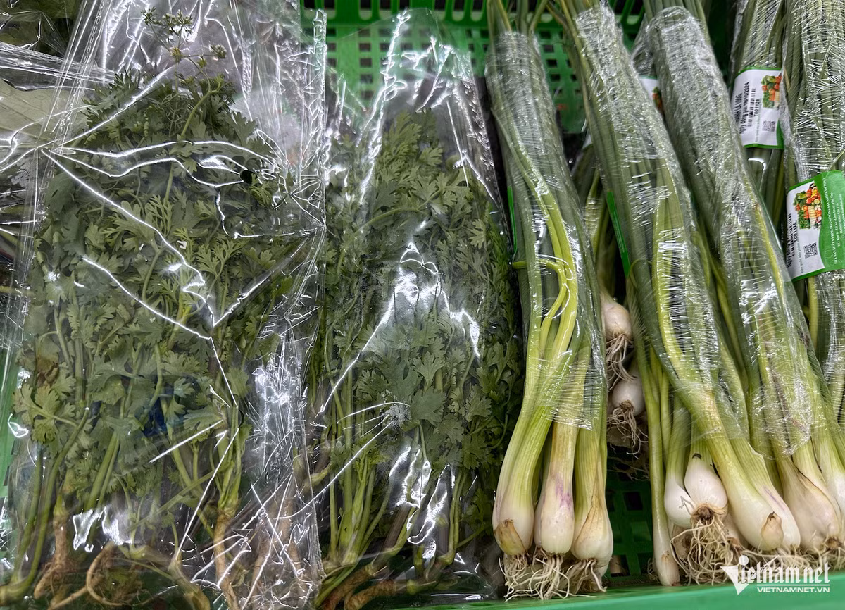 Gia hanh la, rau mui... cao chot vot van kho mua vi khan hiem