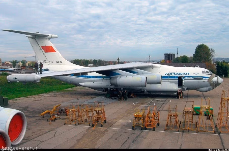Do không thể mang đi vì kích thước quá lớn, chiếc Il-76PP bắt buộc phải tháo dỡ, nó đang được cắt nhỏ và dự kiến công việc sẽ hoàn thành trong vài ngày tới.