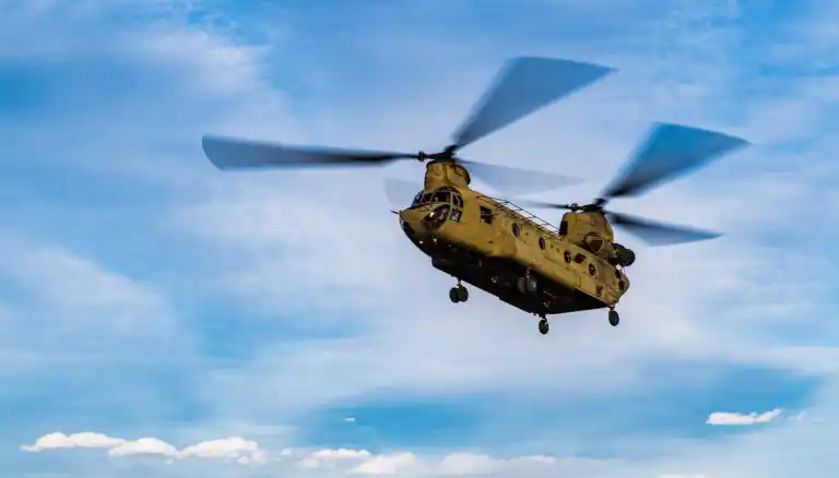 Chinook 47 là loại máy bay trực thăng đa nhiệm tiên tiến được Quân đội Mỹ và nhiều quân đội trên thế giới sử dụng. Thương vụ này sẽ cho phép Ai Cập thay thế phi đội máy bay “Chinook 47D” bằng mẫu “Chinook 47F” hiện đại hơn với khả năng đa nhiệm tiên tiến và hỗ trợ hiệu quả trong việc vận chuyển các thiết bị có tải trọng lớn.