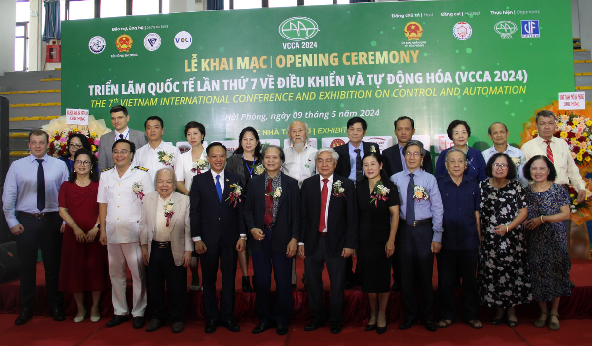 Trien lam quoc te lan thu 7 ve Dieu khien va Tu dong hoa-Hinh-9