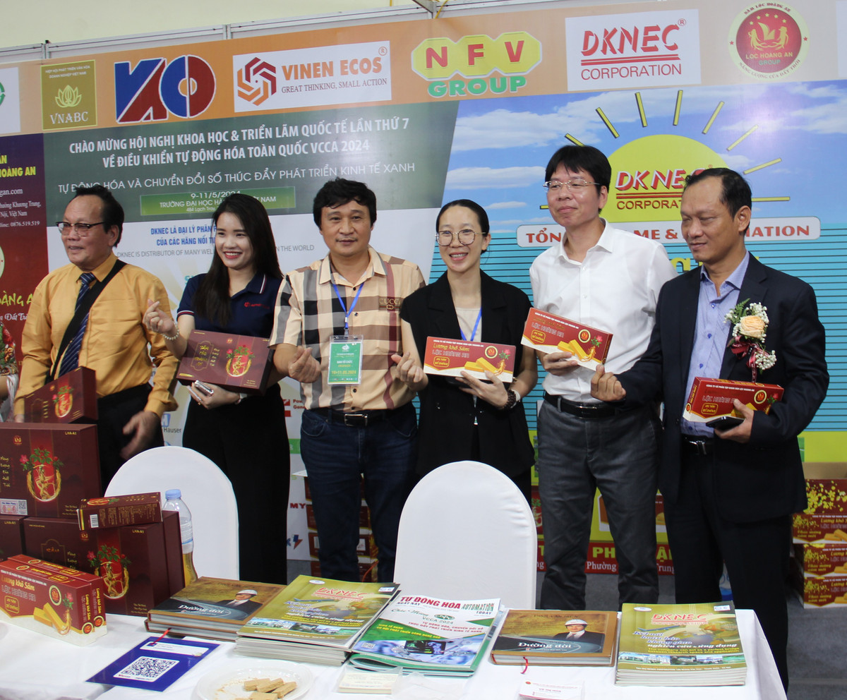 Trien lam quoc te lan thu 7 ve Dieu khien va Tu dong hoa-Hinh-12