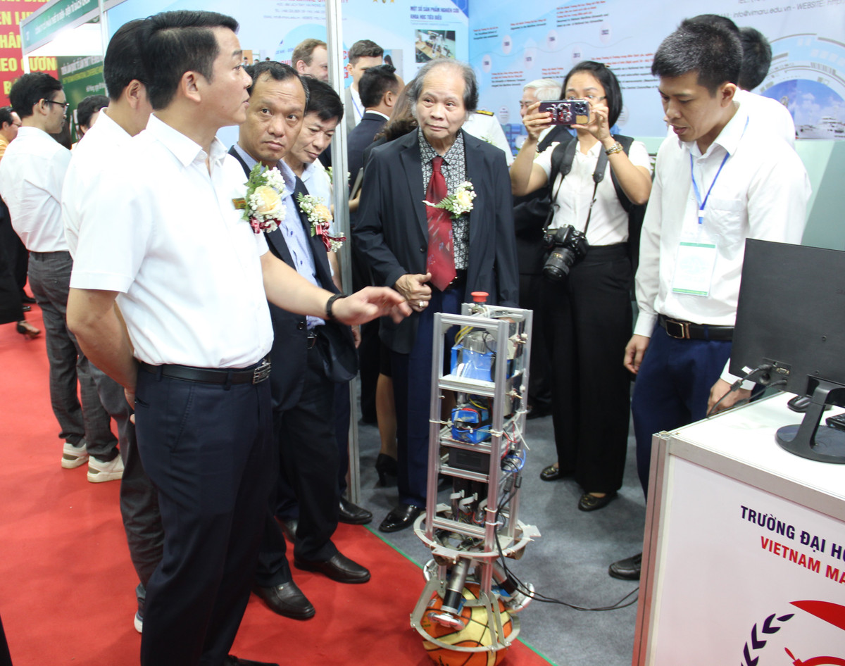 Trien lam quoc te lan thu 7 ve Dieu khien va Tu dong hoa-Hinh-8