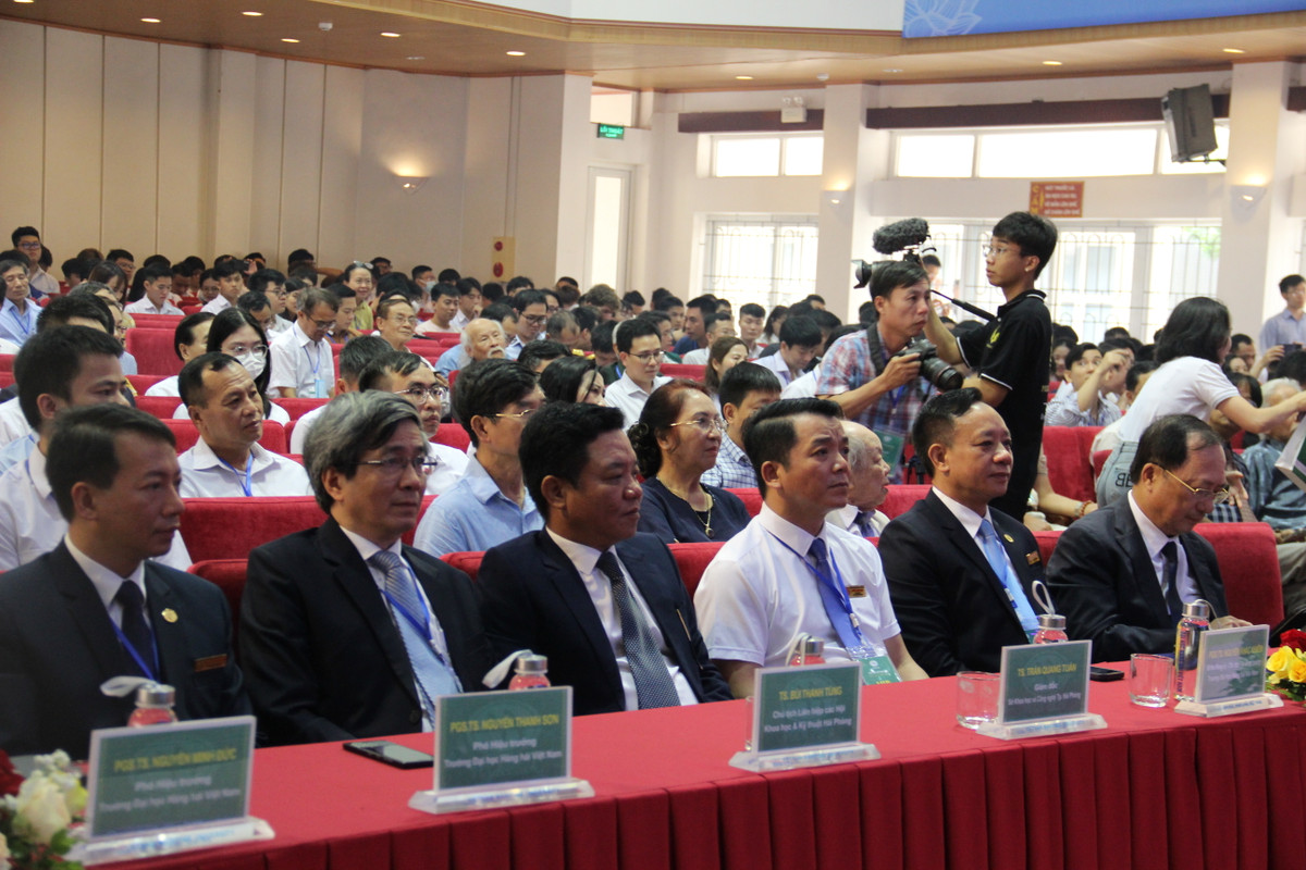 Tu dong hoa, chuyen doi so thuc day phat trien kinh te xanh