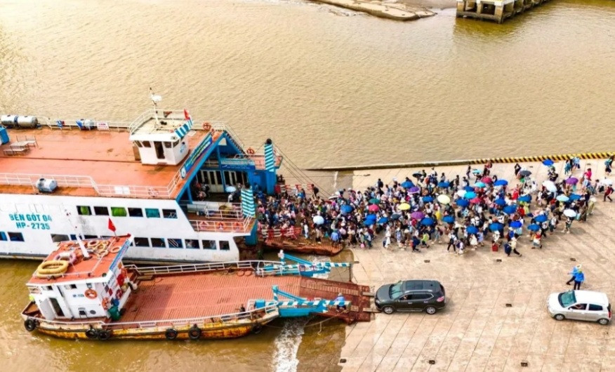 Nghỉ lễ 30/4-1/5, khách đến Cát Bà "cán đích" khoảng 6 vạn lượt - Hình 2 Nghi le 30/4-1/5, khach den Cat Ba