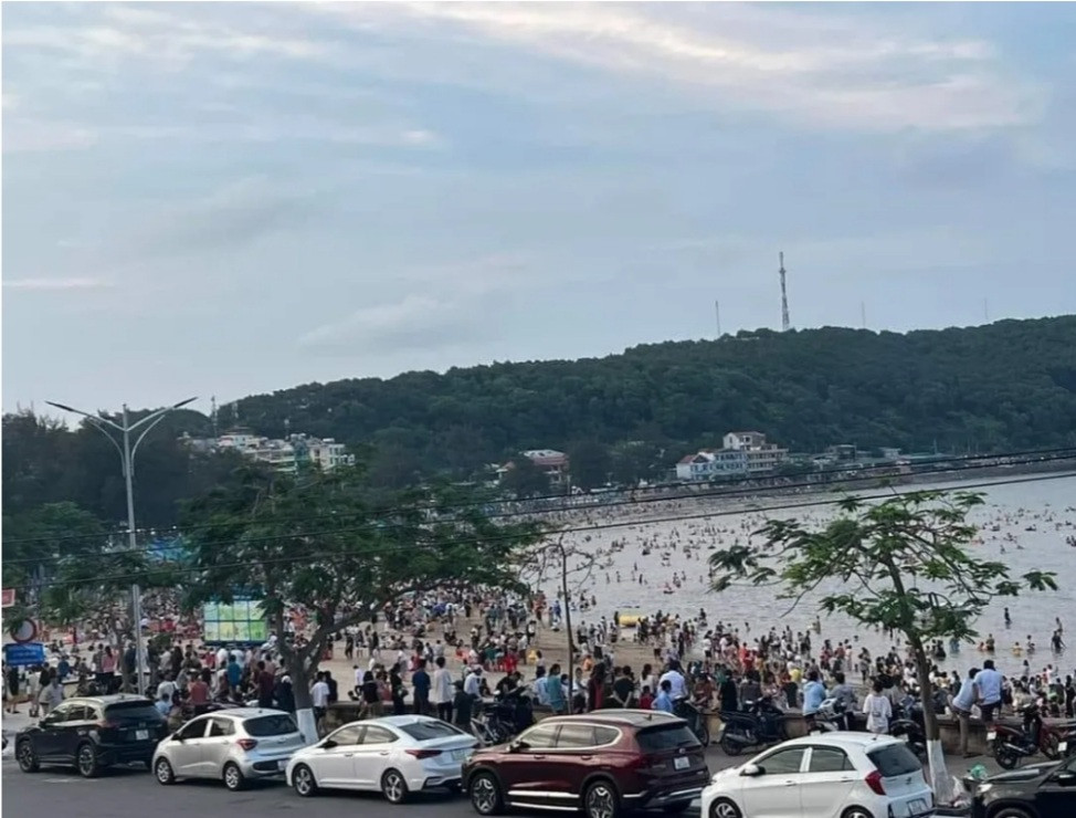 Nghỉ lễ 30/4-1/5, khách đến Cát Bà "cán đích" khoảng 6 vạn lượt Nghi le 30/4-1/5, khach den Cat Ba