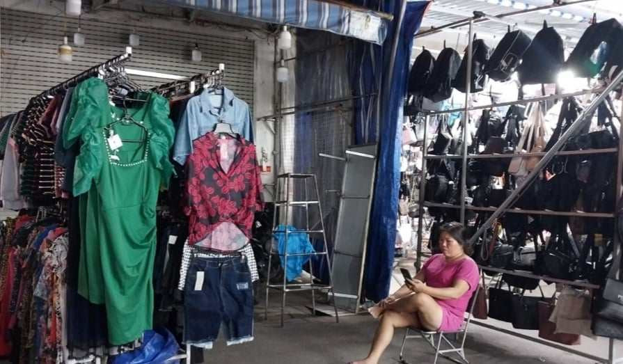 Chợ đêm ế ẩm, tiểu thương bỏ chợ Cho dem e am, tieu thuong bo cho