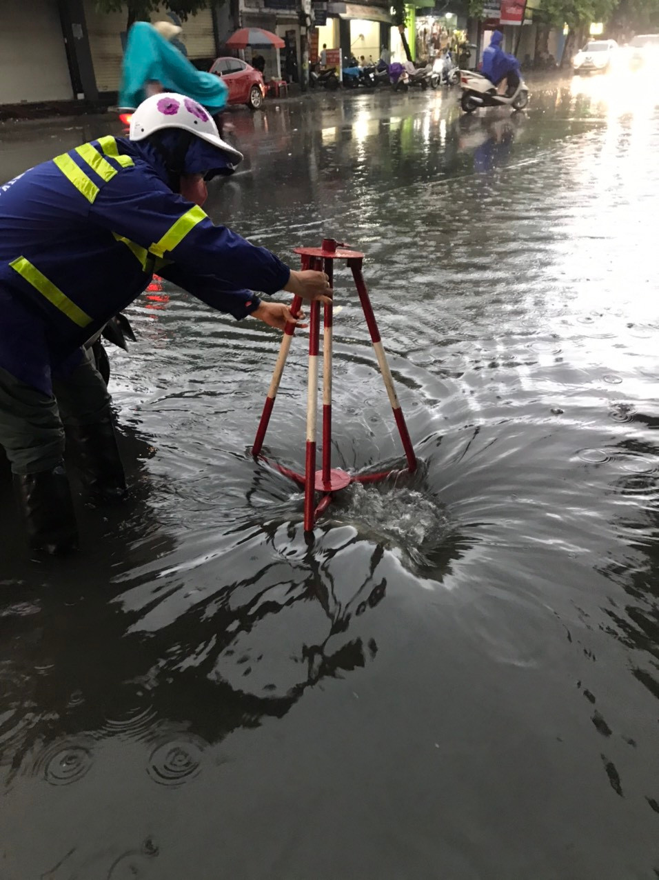 Mua lon nhat trong khoang 20 nam tro lai day tai Hai Phong-Hinh-4