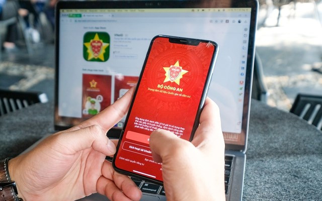 Canh giac lua dao mao danh Cong an yeu cau dong bo VNeID