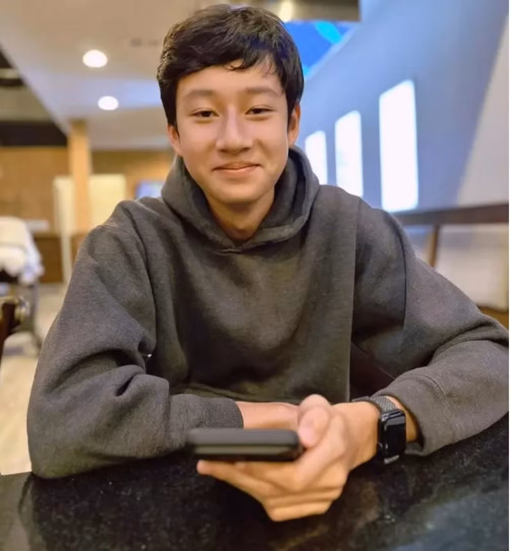 Con trai Hoa hau Jennifer Pham la thu khoa truong o My-Hinh-2