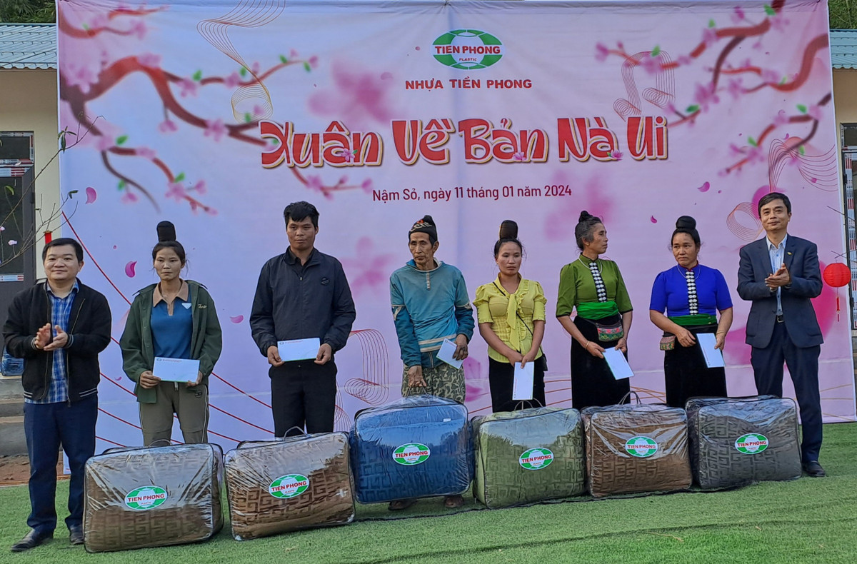 Ấm lòng xuân bản Nà Ui - Hình 11 Am long xuan ban Na Ui-Hinh-11