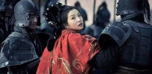 Vi tuong vo dung nhat Tam Quoc: Ngam ngui nhin vo bi bat di