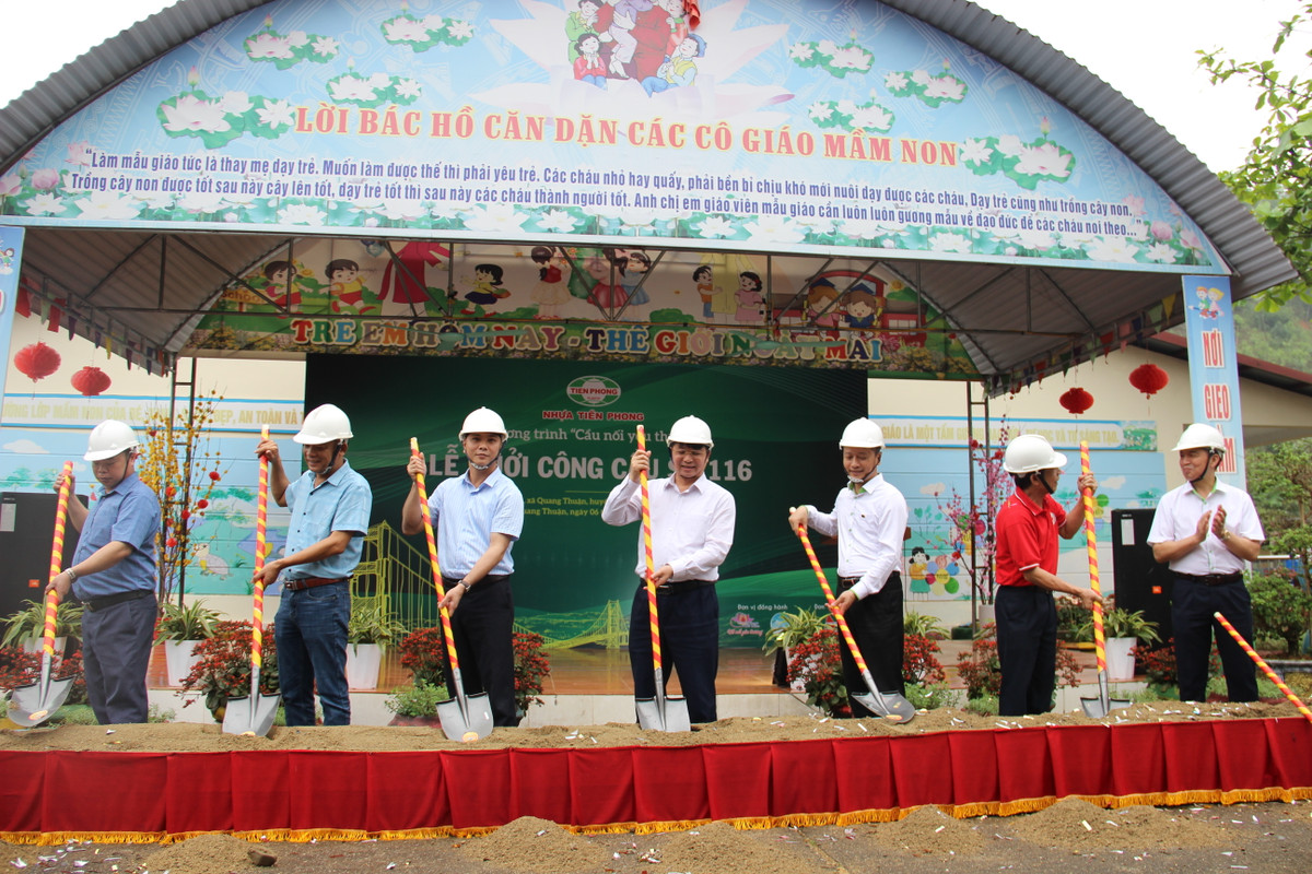 Khoi cong cau noi yeu thuong so 116 tai Bac Kan