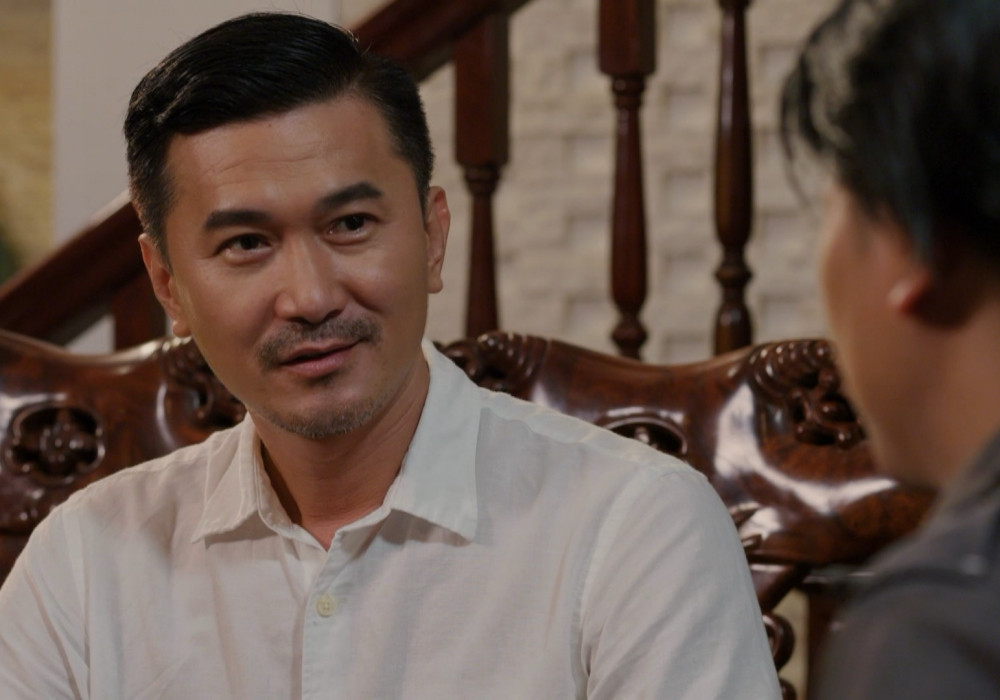 Dien vien Quoc Cuong U50 khong vo con, song ngoai le showbiz