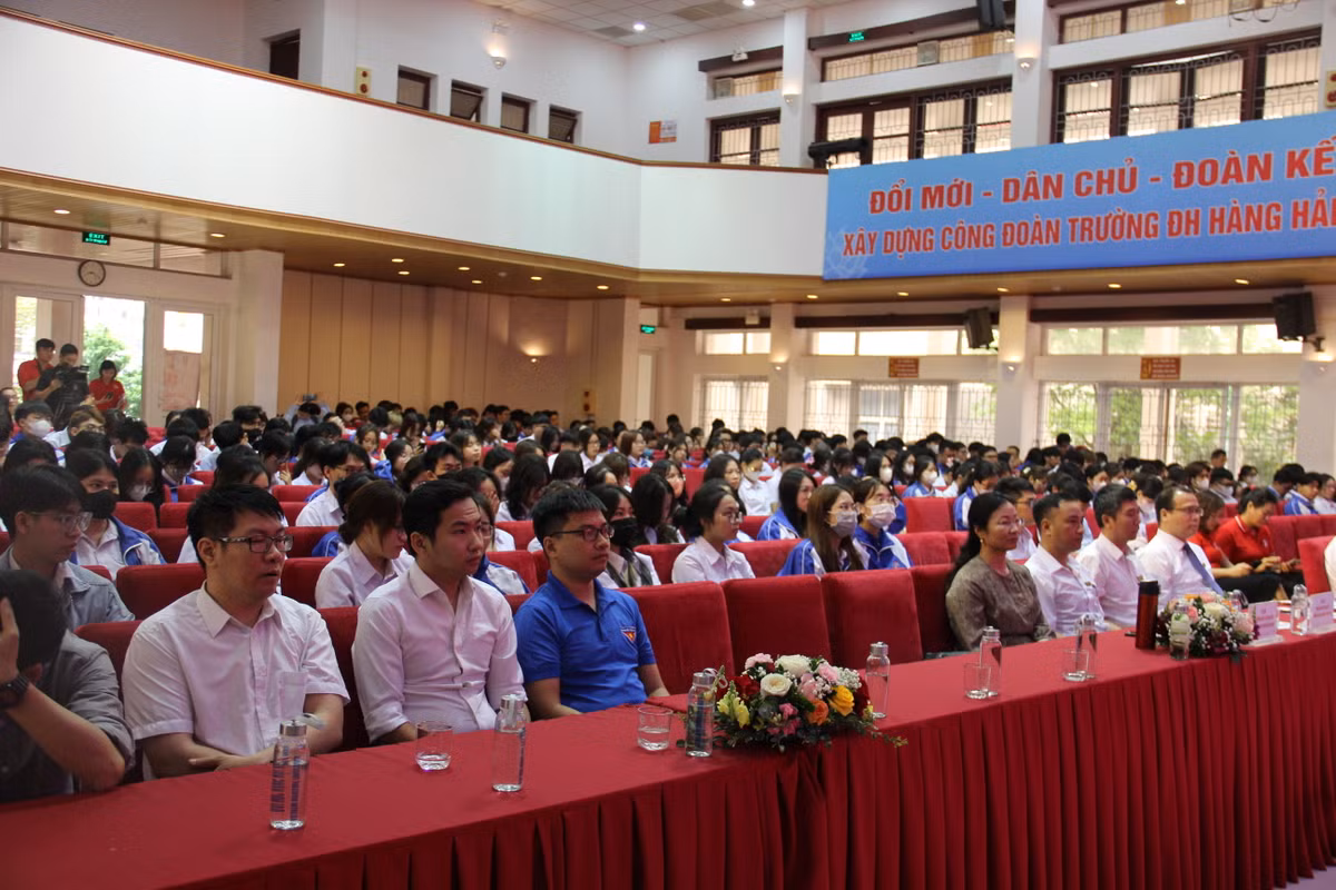 Hai Phong: Tung bung mit tinh huong ung ngay toan dan hien mau tinh nguyen
