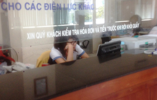 Dien luc TP HCM dang lang phi nhan vien thu tien dien?-Hinh-4