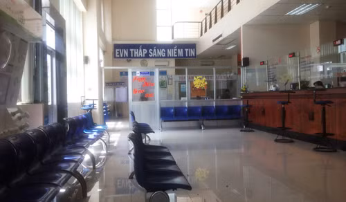 Dien luc TP HCM dang lang phi nhan vien thu tien dien?-Hinh-3