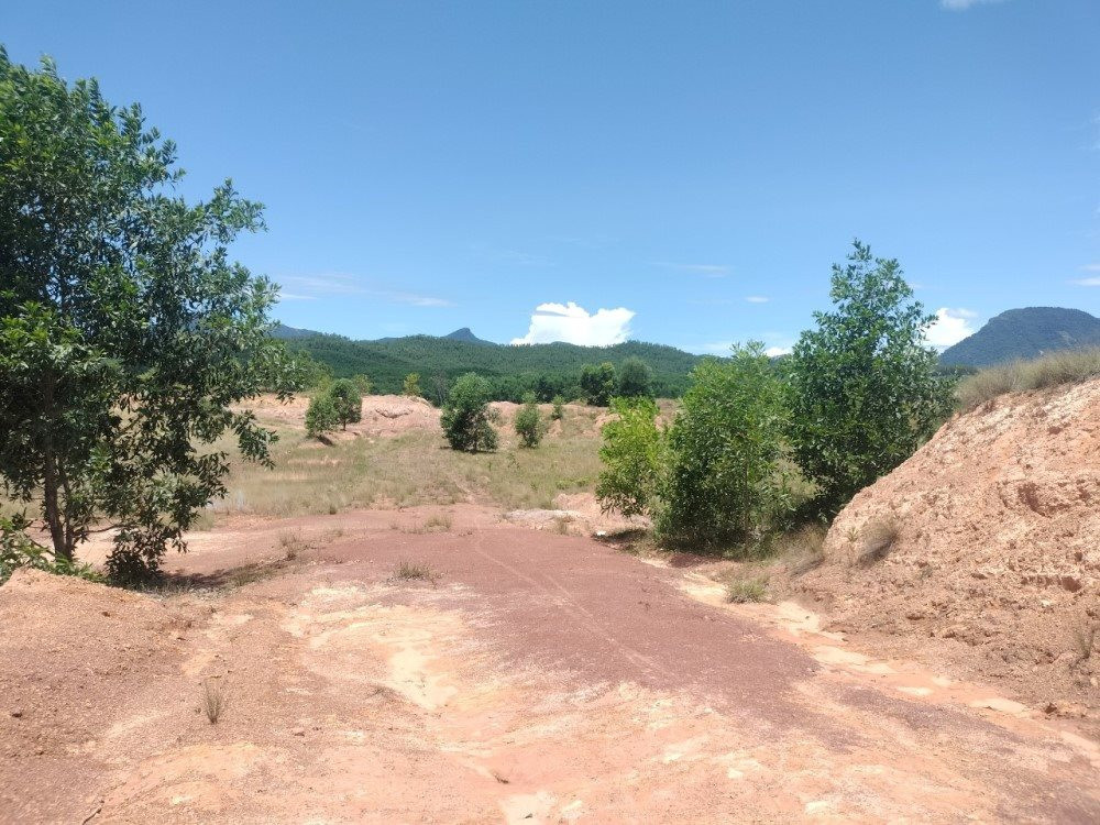 Dự án này từng được kỳ vọng sẽ trở thành điểm du lịch sinh thái mới ở địa phương, đồng thời sẽ tạo điểm nhấn thu hút du khách đến nơi đây và tạo công ăn việc làm cho bà con địa phương. (Ảnh: Tài nguyên và Môi trường).