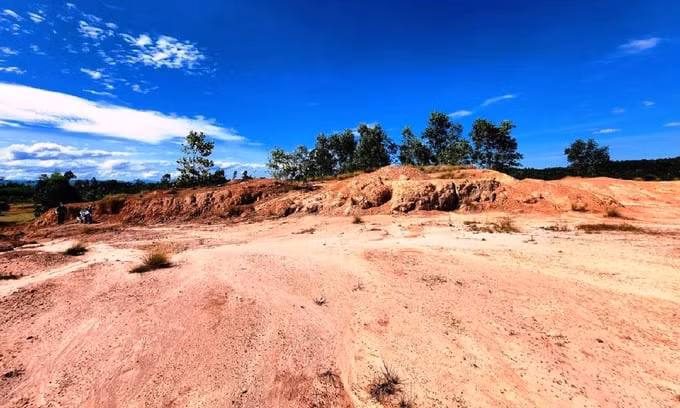 Mới đây, Chủ tịch UBND tỉnh Quảng Nam Lê Văn Dũng ký công văn gửi Thanh tra tỉnh về việc thanh tra toàn diện việc thực hiện các quy định của pháp luật đối với Công ty TNHH MTH Thương mại và Dịch vụ trong việc triển khai thực hiện dự án trang trại xanh kết hợp du lịch tại xã Duy Hoà và Duy Phú (huyện Duy Xuyên). (Ảnh: Nông nghiệp Việt Nam).