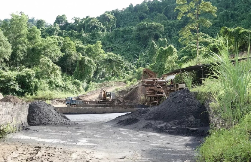 Ai dung sau Cong ty Kim Phat lap day chuyen tuyen quang trai phep?