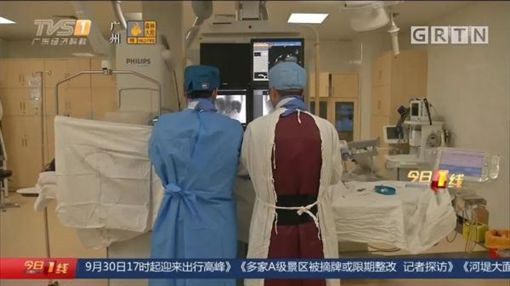 Phat hien ung thu ac tinh sau khi nan mun tren tran