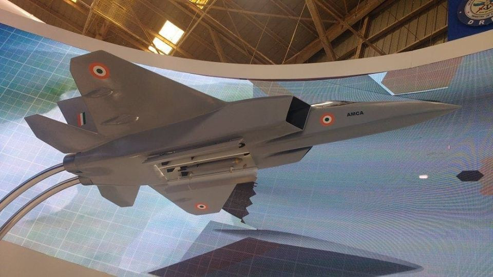 Ấn Độ không có kinh nghiệm trong việc phát triển của máy bay quân sự. Ngay cả đến năm 2040, đất nước này khó có khả năng đưa vào trang bị máy bay chiến đấu thế hệ 5 nội địa như Nga, Trung Quốc.