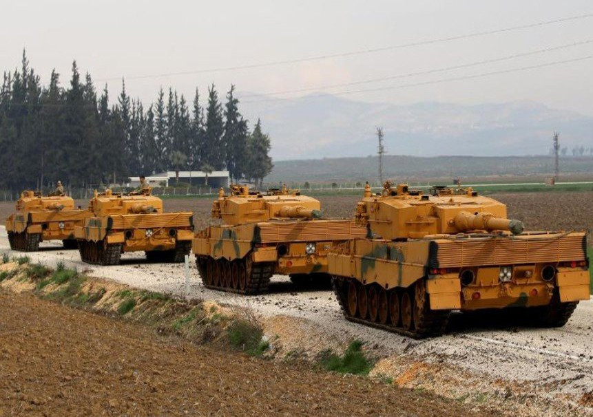 Giáp tháp pháo của Leopard 2A4 cũng được cải tiến so với phiên bản cũ với việc sử dụng hợp kim titanium và vonfram.