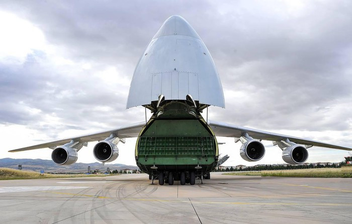 Mặc dù vậy Ankara chưa thể mời họ lại vì NATO cho rằng quân nhân Nga có thể thực hiện một số thay đổi đối với nhiều thành phần của tổ hợp, điều này sẽ ảnh hưởng tiêu cực đến liên minh quân sự Bắc Đại Tây Dương.