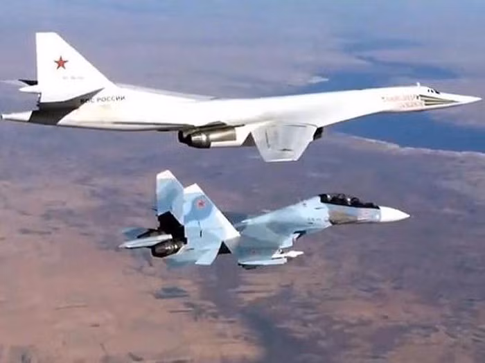 Giới phân tích quân sự tại Nga bình luận: "Đây là một bất ngờ rất khó chịu cho các đối thủ tiềm năng của chúng ta. Những gì mà Tu-160 đã thể hiện khiến nó được gọi là 'cánh tay dài' của bộ ba hạt nhân Nga".