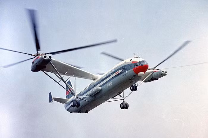 Vào thời điểm đó mạng lưới đường sắt ở Liên Xô còn kém phát triển và chịu sự giám sát thường xuyên từ máy bay trinh sát U-2 của Mỹ. Căn cứ tên lửa hạt nhân mới dễ nhận biết dọc theo các tuyến đường sắt được xây dựng để cung cấp cho chúng.