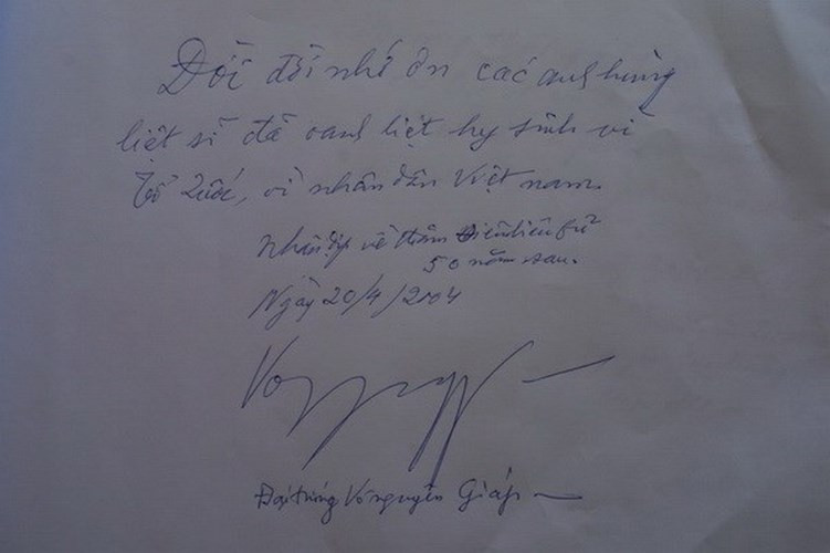 Bút tích của Đại tướng nhân dịp về thăm Điện Biên Phủ sau 50 năm.