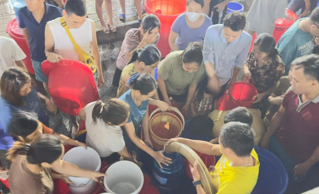 Ha Noi: 16.000 cu dan KDT Thanh Ha het “khat” nuoc sach