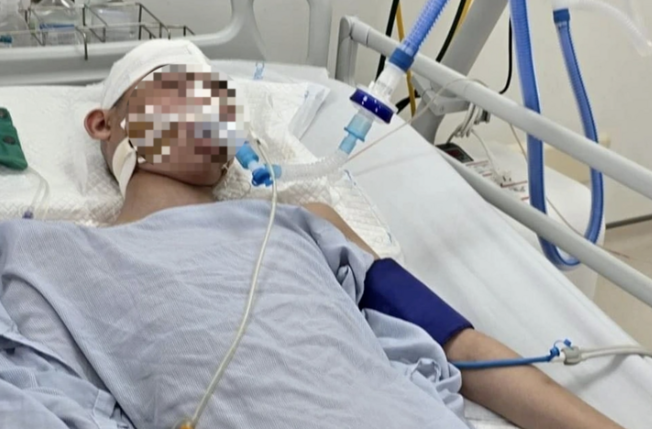 Ha Noi: Nam sinh lop 8 bi danh chan thuong so nao