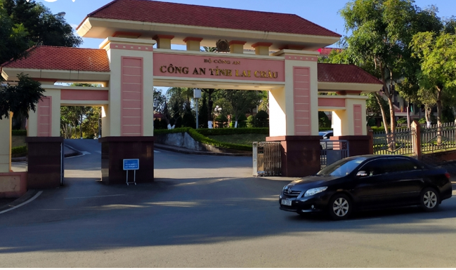 Ban Giám đốc Công an tỉnh Lai Châu hiện có 5 lãnh đạo, gồm Giám đốc - Đại tá Nguyễn Viết Giang và 4 Phó Giám đốc: Đại tá Phạm Hải Đăng, Đại tá Sùng A Súa, Đại tá Tao Văn Trường và Đại tá Lê Anh Hưng.