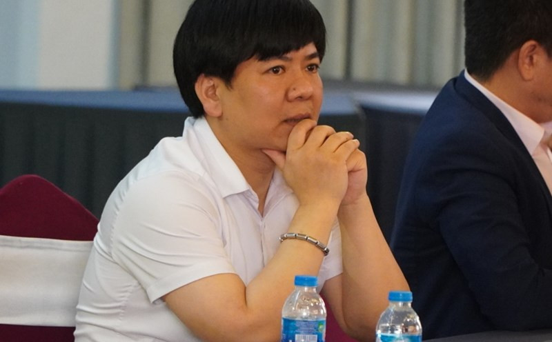 Ông Thủy cũng từng là thành viên trong chương trình Shark Tank Việt Nam với vai trò là nhà đầu tư chính. Năm 2023, Shark Thủy bất ngờ bị nhiều người tố cáo lừa đảo chiếm đoạt hàng nghìn tỷ đồng thông qua các loại hợp đồng dưới hình thức tiền gửi.