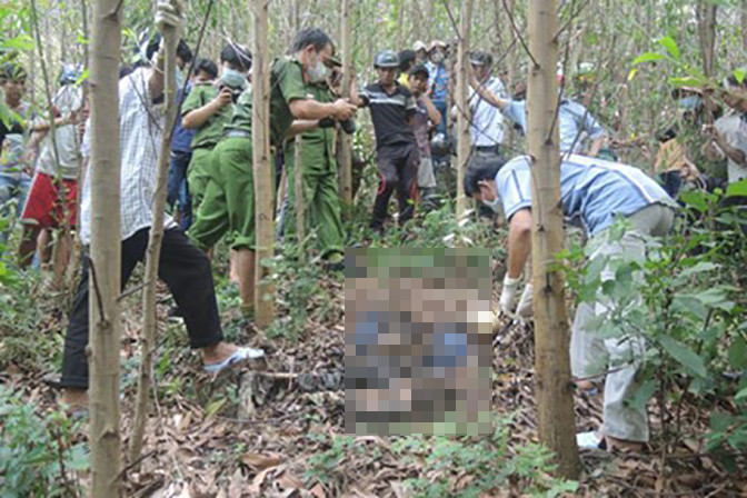 Tử thi được xác định là của nam giới chết cách đó khoảng từ 4 đến 5 năm. Qua xác minh, ông Vu, người được cho là mất tích 4 năm trước, có hai đời vợ, vợ cả có 3 đứa con nhưng đã bỏ vào Đắk Lắk làm ăn. Sau đó, ông Vu lấy bà vợ thứ hai tên là Hảng Thị Mỷ, 44 tuổi, cả hai đã có 4 người con. Vào thời điểm ông Vu "mất tích", cậu con trai lớn là Thào Seo Phềnh, 23 tuổi đã có vợ là Thào Thị Súa. Tháng 3/2009, Súa cũng bỏ nhà đi mất tích, có thông tin là đi sang Trung Quốc. (Ảnh minh họa, nguồn internet)