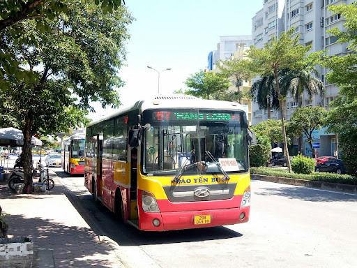 Vi sao tu 1/4, Ha Noi dung hoat dong 5 tuyen xe buyt?