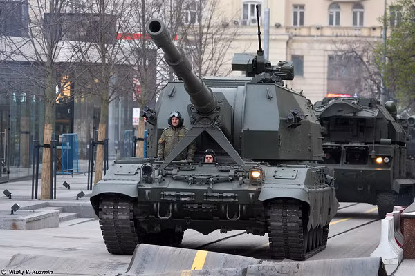 Pháo tự hành 2S35 Koalitsiya-SV.