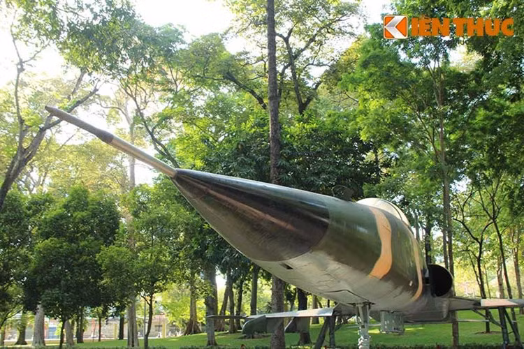 Radar AN/MPQ-159 trên tiêm kích F-5E trang bị công nghệ anten mạng pha kiểu mới cho phép phát hiện mục tiêu máy bay tiêm kích ở cự ly đến 37km (ít ra là còn xa hơn RP-21A trên MiG-21MF/bis), có khả năng hỗ trợ bắn tên lửa dẫn đường radar AIM-7, tên lửa không đối đất AGM-65 Maverick.